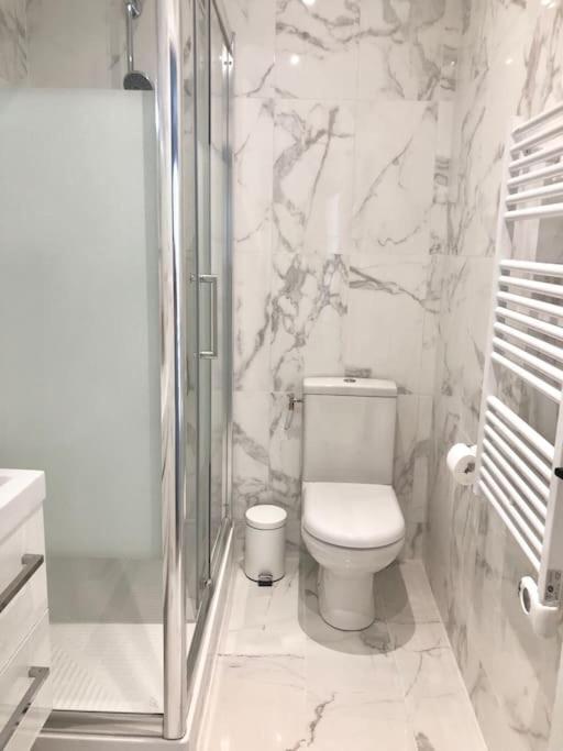 Central Apartment In The Heart Of The Marais With Air Conditioning Paris Eksteriør bilde